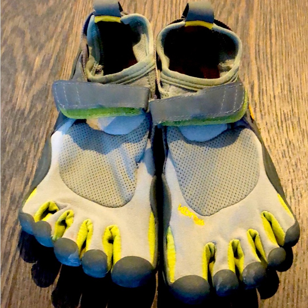 Vibram FiveFingers Toe Shoes W38